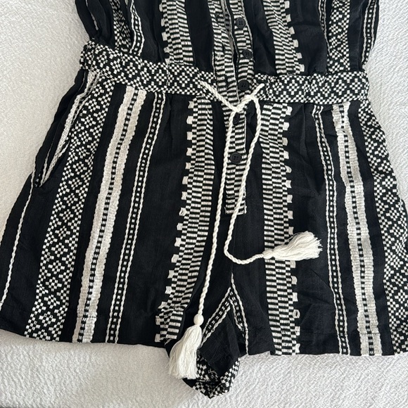 Elan The CJ Sleeveless Romper, Small, $89 - Picture 13 of 16